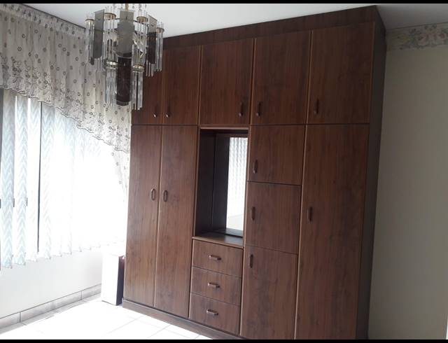 2 BEDROOM FLAT RENTED IN ESSENWOOD